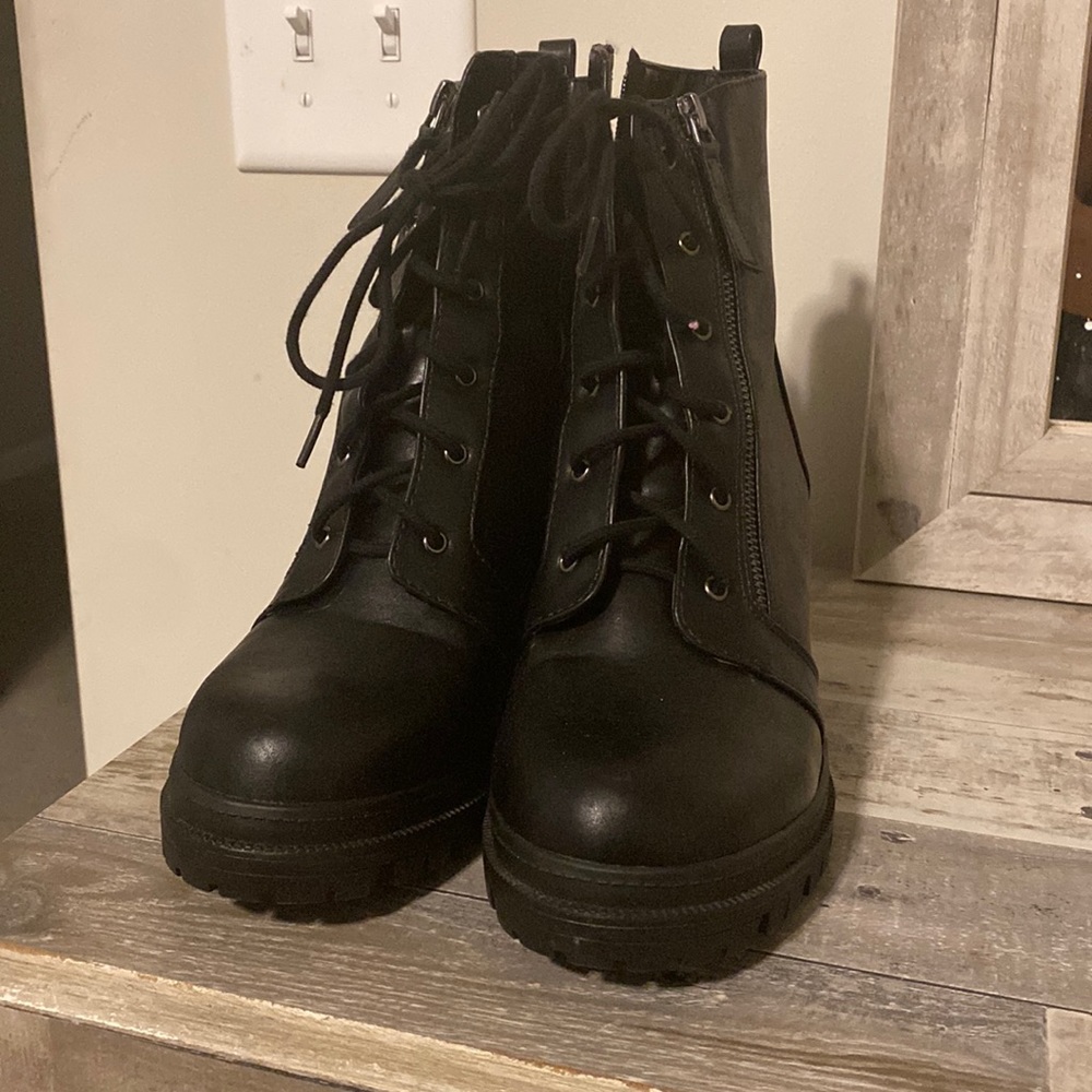 Boots by Soda! Size 10 Color Black